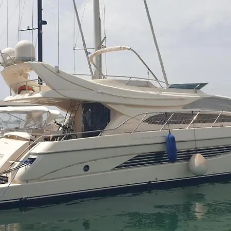 Houseboat Dolce Hotel 4*