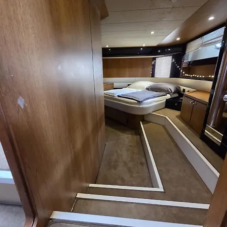 Houseboat Dolce Hotel 4*